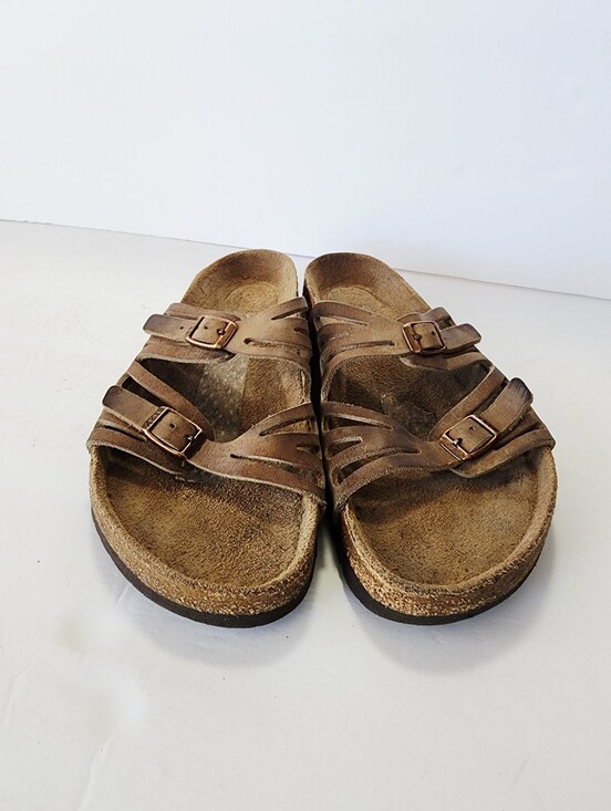 birkenstock granada soft footbed tobacco oiled leather Women\'s Size 40 arch support and deep heel cup with footbed liner combine to align your foot naturally for even weight distribution and proper support.Recommended support for plantar fasciitis Birkenstock Granada Soft Sandal in